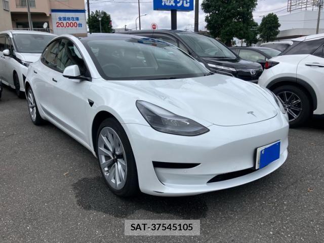 Tesla MODEL 3 2022-08 8782365-1