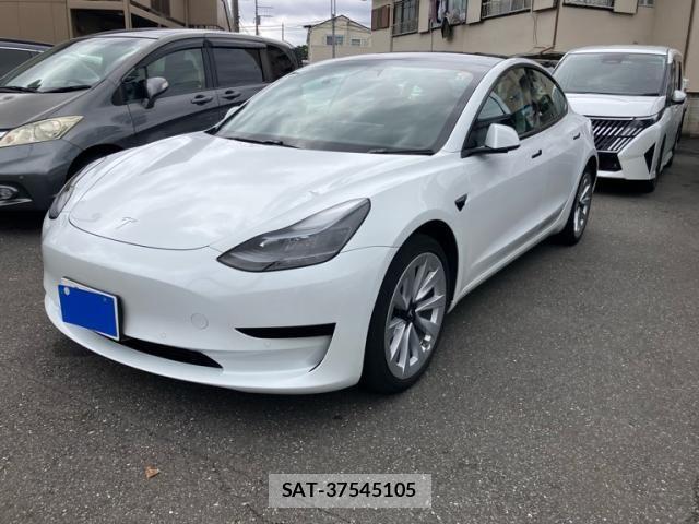 Tesla MODEL 3 2022-08 8782365-2