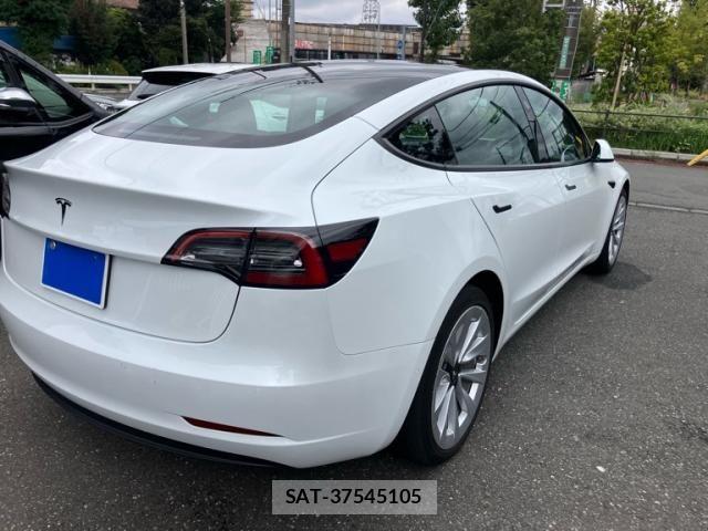 Tesla MODEL 3 2022-08 8782365-3
