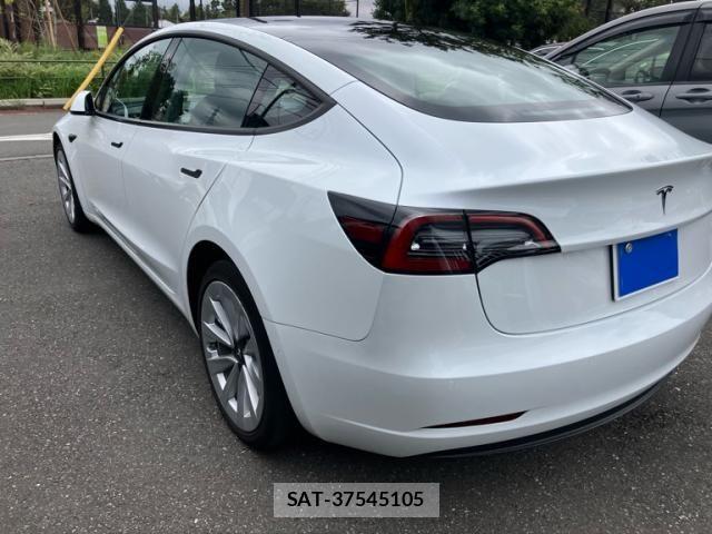 Tesla MODEL 3 2022-08 8782365-4