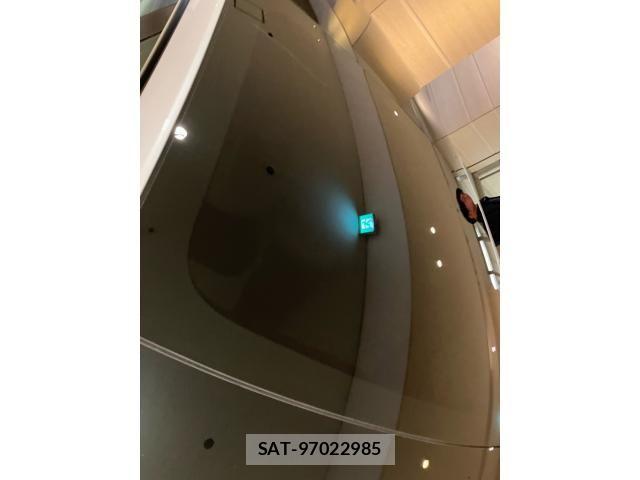 Tesla MODEL 3 2023-09 8832077-6