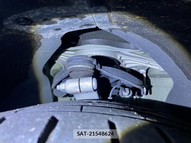 Tesla MODEL 3 2021-08 8832078-11