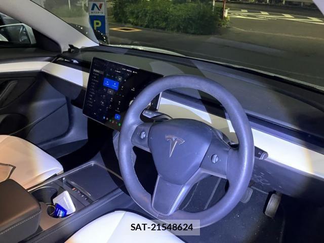 Tesla MODEL 3 2021-08 8832078-20