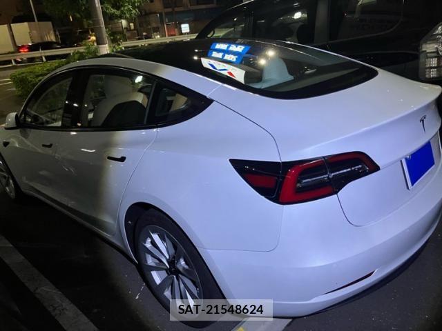 Tesla MODEL 3 2021-08 8832078-4