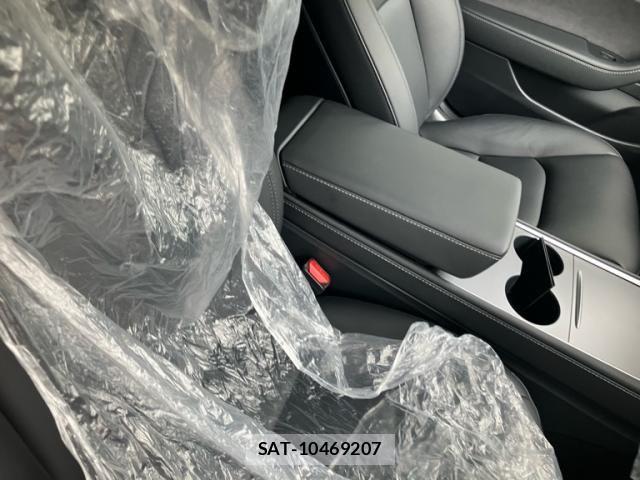 Tesla MODEL 3 2021-06 8850878-8