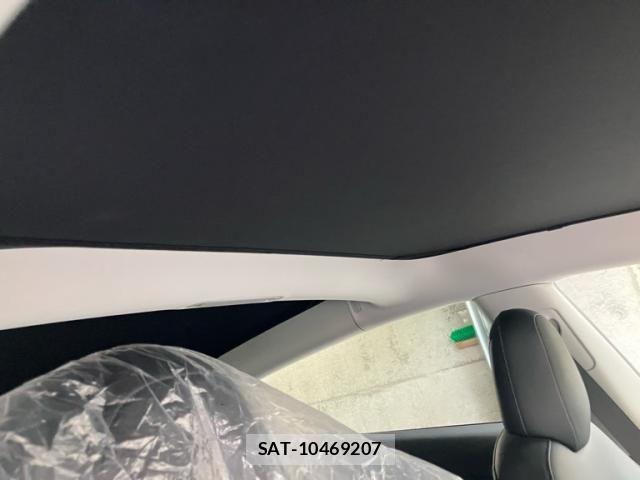 Tesla MODEL 3 2021-06 8850878-9