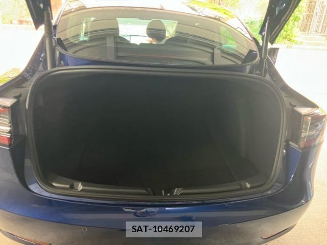 Tesla MODEL 3 2021-06 8850878-13