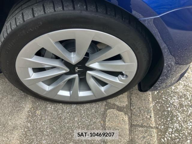 Tesla MODEL 3 2021-06 8850878-3