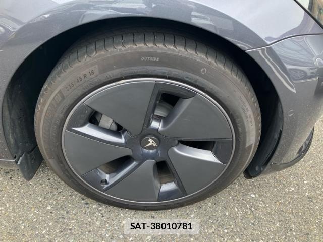 Tesla MODEL 3 2023-08 8850875-10