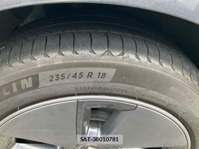 Tesla MODEL 3 2023-08 8850875-12