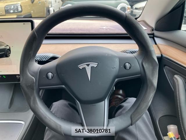 Tesla MODEL 3 2023-08 8850875-15