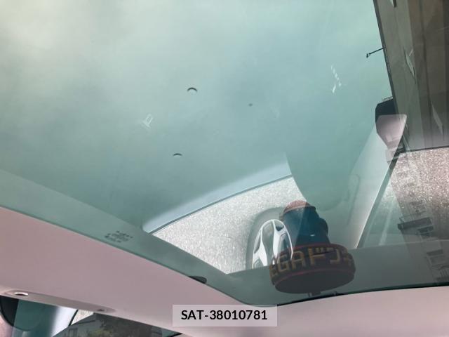 Tesla MODEL 3 2023-08 8850875-21