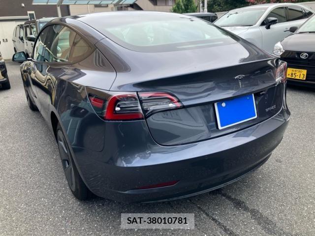 Tesla MODEL 3 2023-08 8850875-3