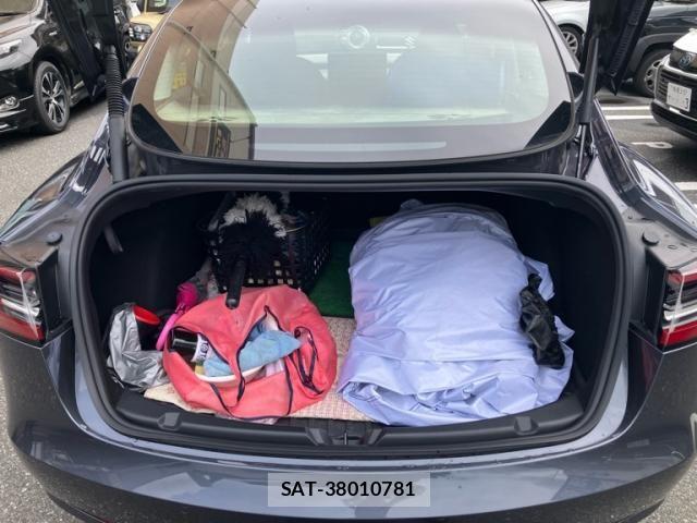 Tesla MODEL 3 2023-08 8850875-5