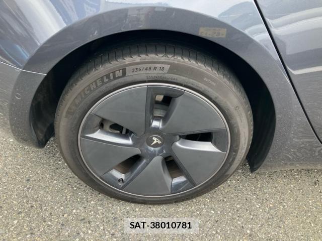 Tesla MODEL 3 2023-08 8850875-8