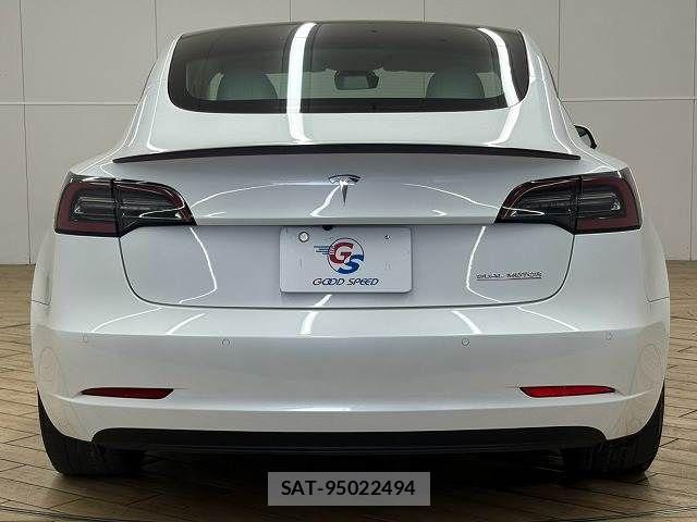 Tesla MODEL 3 2021-06 8872266-15