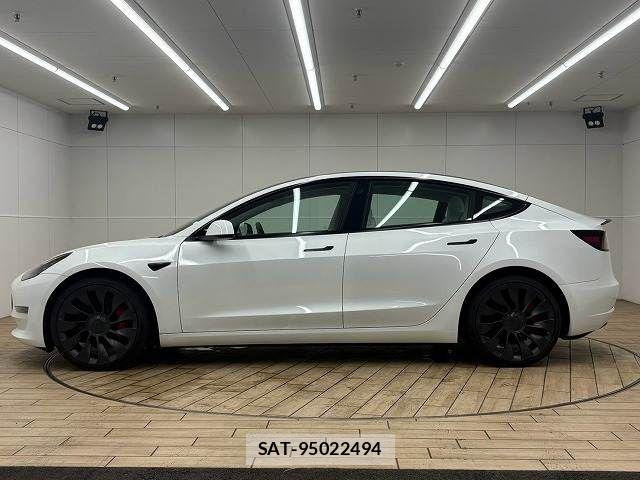 Tesla MODEL 3 2021-06 8872266-16