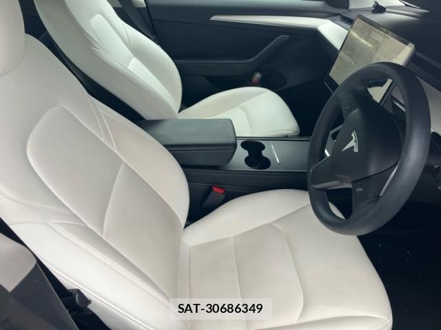 Tesla MODEL 3 2021-12 8882619-11