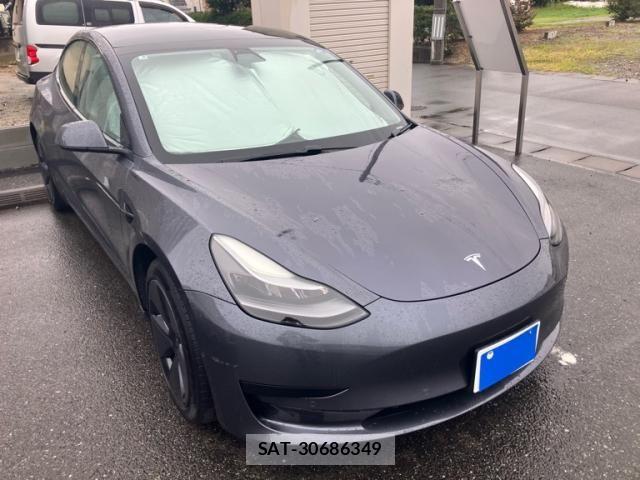 Tesla MODEL 3 2021-12 8882619-1