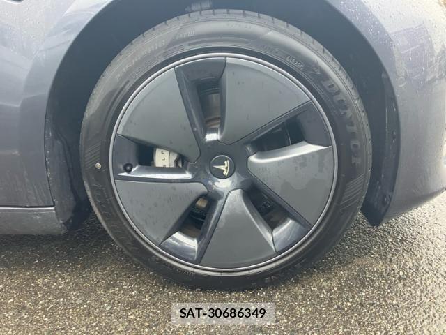 Tesla MODEL 3 2021-12 8882619-5