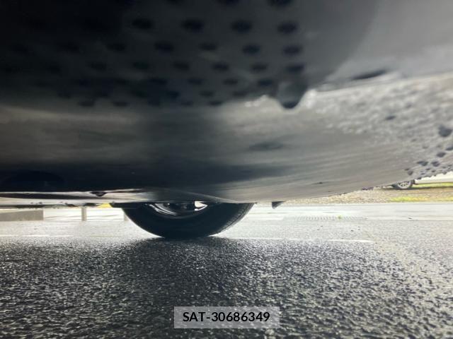 Tesla MODEL 3 2021-12 8882619-7