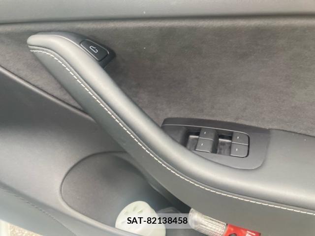 Tesla MODEL 3 2021-11 8882620-13