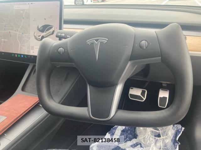 Tesla MODEL 3 2021-11 8882620-15