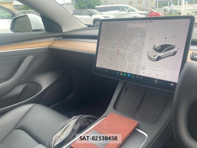 Tesla MODEL 3 2021-11 8882620-16