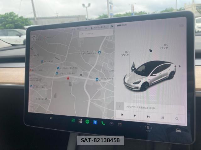 Tesla MODEL 3 2021-11 8882620-20