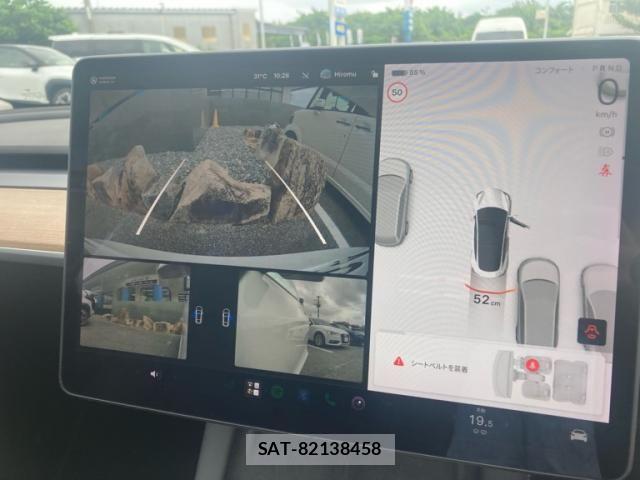 Tesla MODEL 3 2021-11 8882620-21