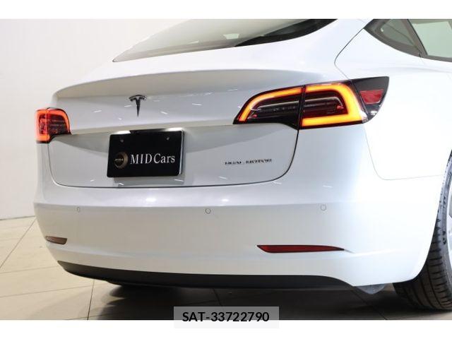 Tesla MODEL 3 2021-08 8882618-10
