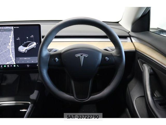 Tesla MODEL 3 2021-08 8882618-15