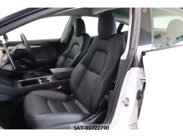 Tesla MODEL 3 2021-08 8882618-16