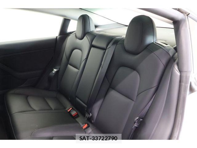 Tesla MODEL 3 2021-08 8882618-17