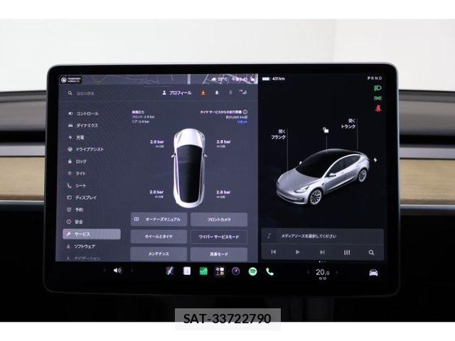 Tesla MODEL 3 2021-08 8882618-28