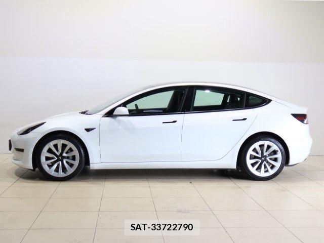 Tesla MODEL 3 2021-08 8882618-2