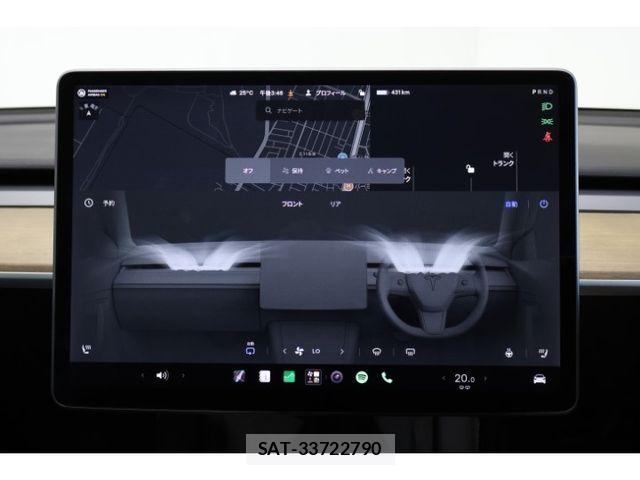 Tesla MODEL 3 2021-08 8882618-29