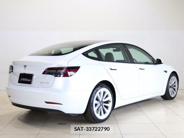 Tesla MODEL 3 2021-08 8882618-3