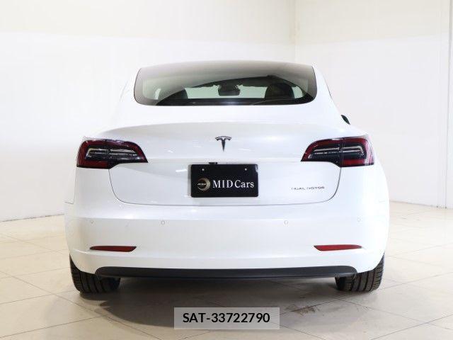 Tesla MODEL 3 2021-08 8882618-4