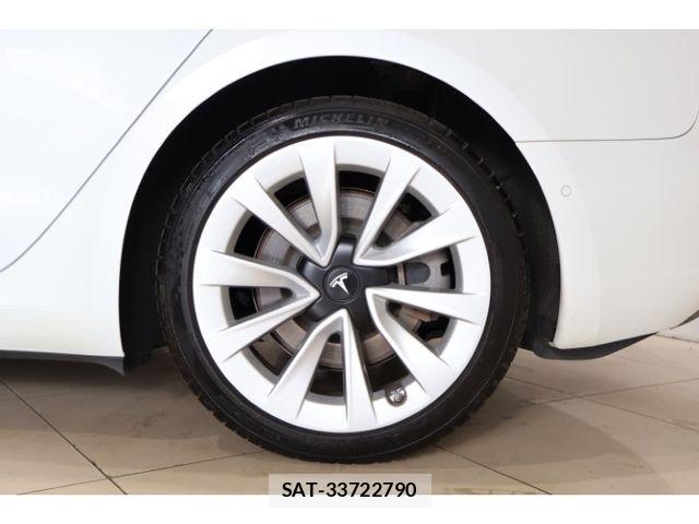 Tesla MODEL 3 2021-08 8882618-6