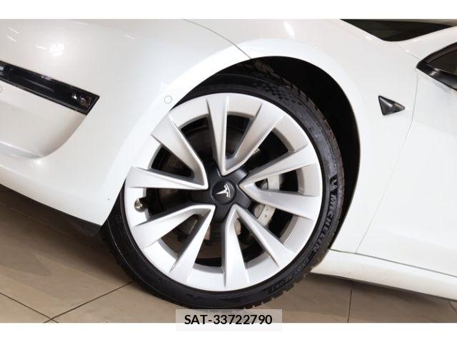 Tesla MODEL 3 2021-08 8882618-7