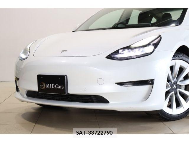 Tesla MODEL 3 2021-08 8882618-8