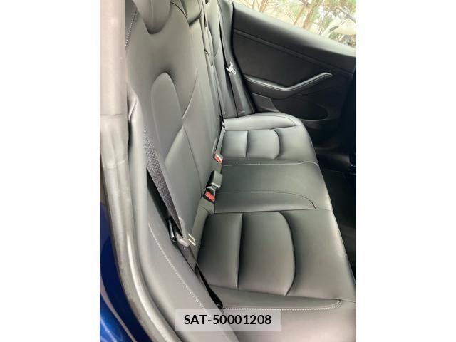 Tesla MODEL 3 2022-03 8882617-11