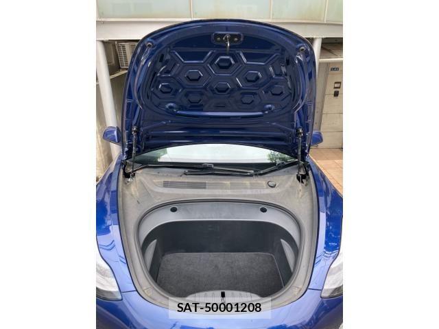Tesla MODEL 3 2022-03 8882617-22
