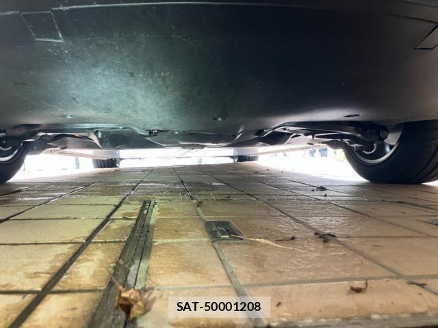 Tesla MODEL 3 2022-03 8882617-24