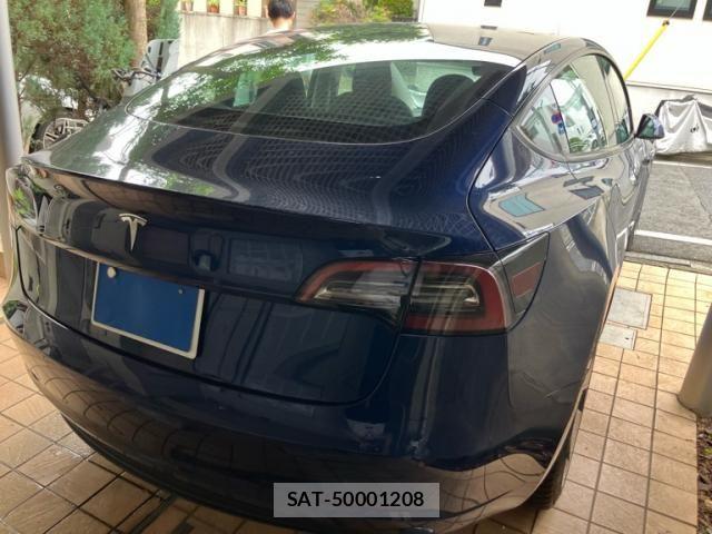 Tesla MODEL 3 2022-03 8882617-2