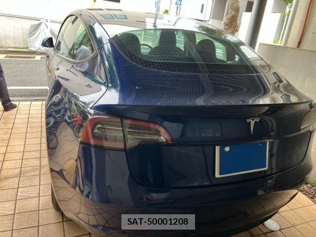 Tesla MODEL 3 2022-03 8882617-3