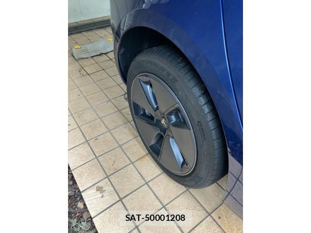 Tesla MODEL 3 2022-03 8882617-7