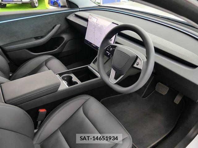Tesla MODEL 3 2023-12 8884487-14