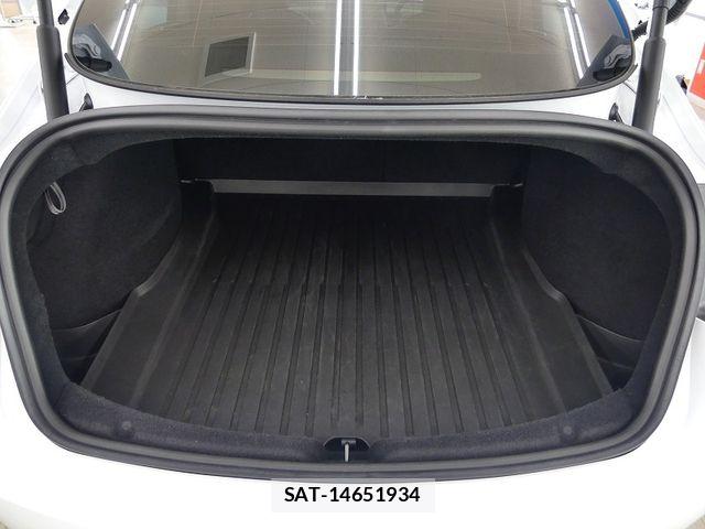 Tesla MODEL 3 2023-12 8884487-18